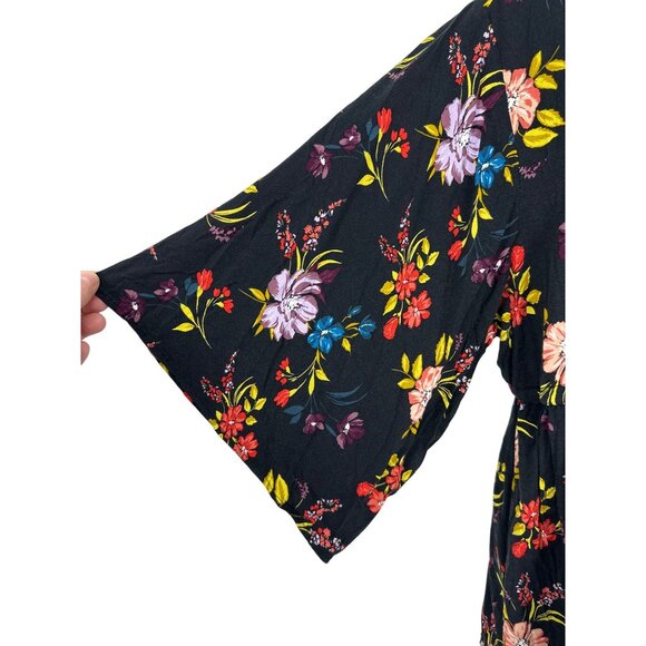 Torrid V-Neck Boho Top With Criss-Cross Back Detail Size 2X - Picture 3 of 10